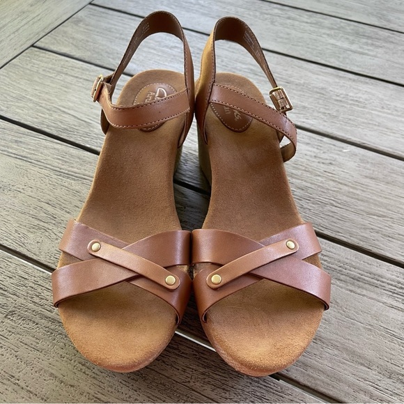 Clarks Caslynn Regina Wedge Tan Leather Sandals Womens Size 9 - Picture 3 of 7